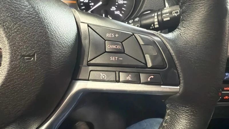 2019 Nissan Rogue - Image 11 of 12