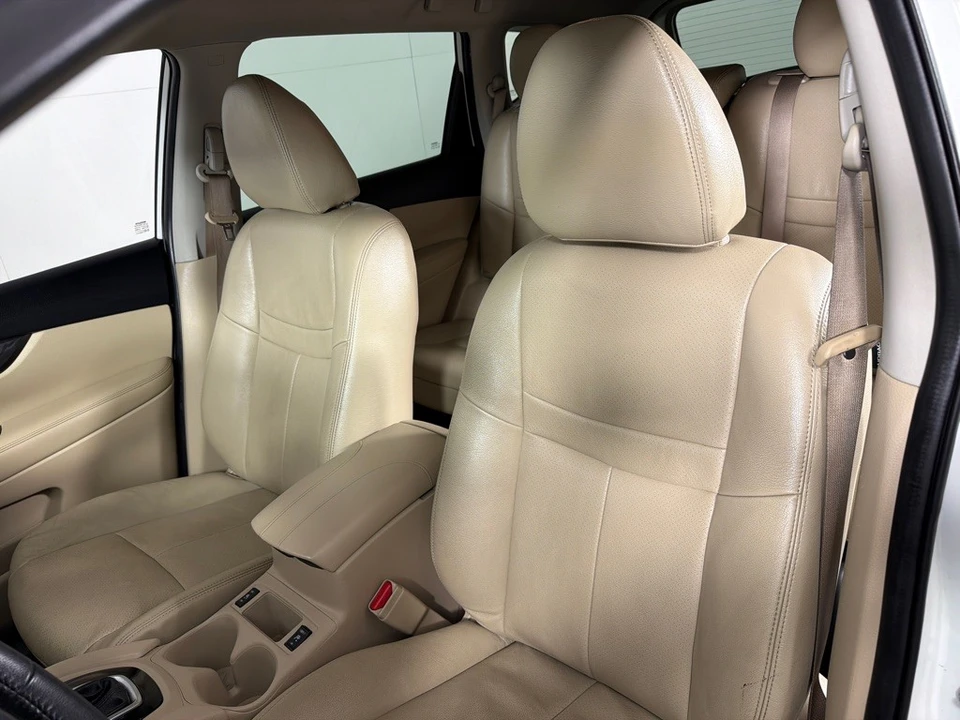 2019 Nissan Rogue - Image 11 of 21