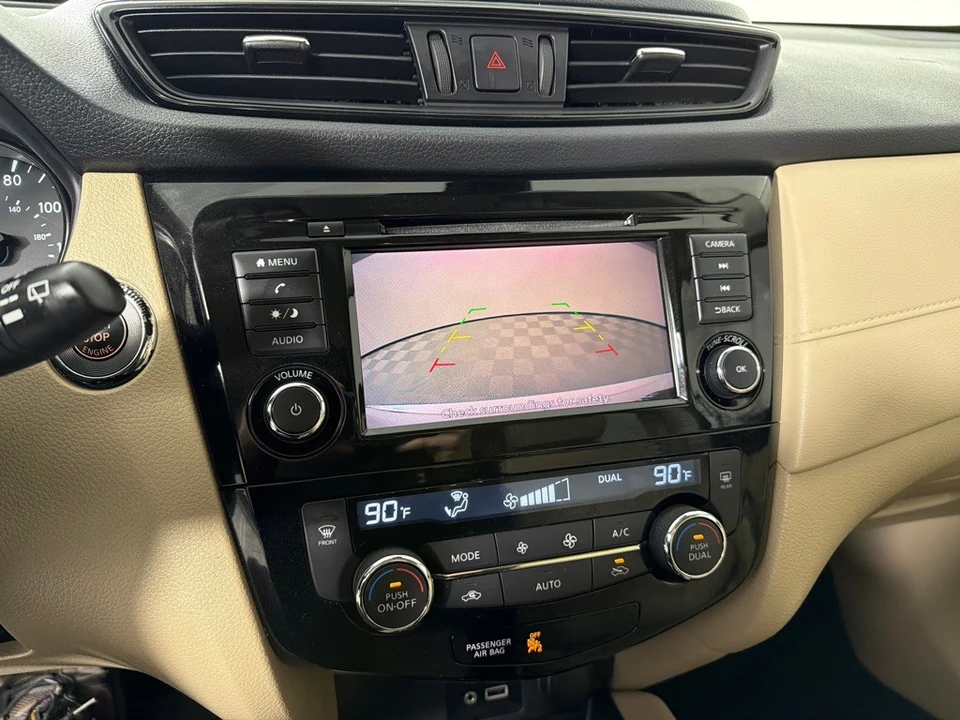 2019 Nissan Rogue - Image 15 of 21