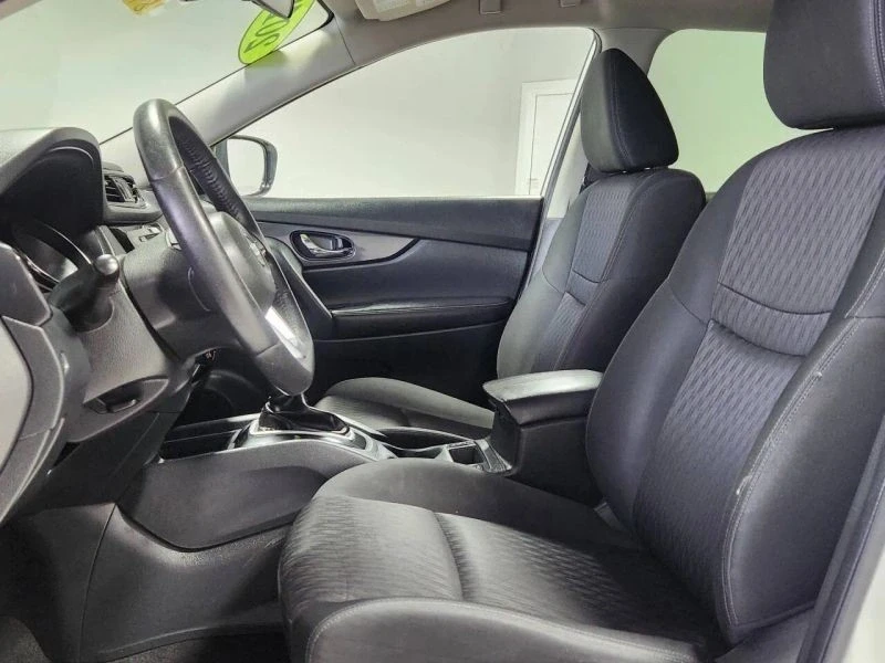 2019 Nissan Rogue - Image 11 of 12