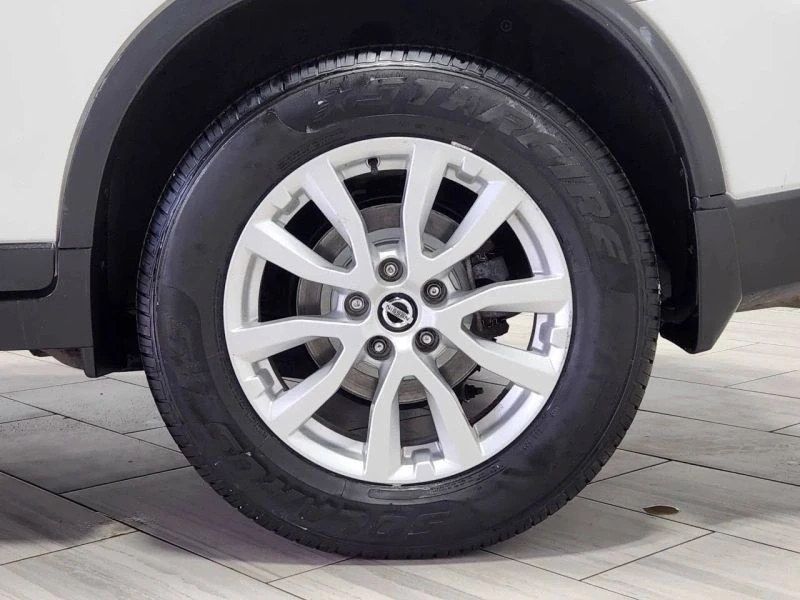 2019 Nissan Rogue - Image 9 of 12