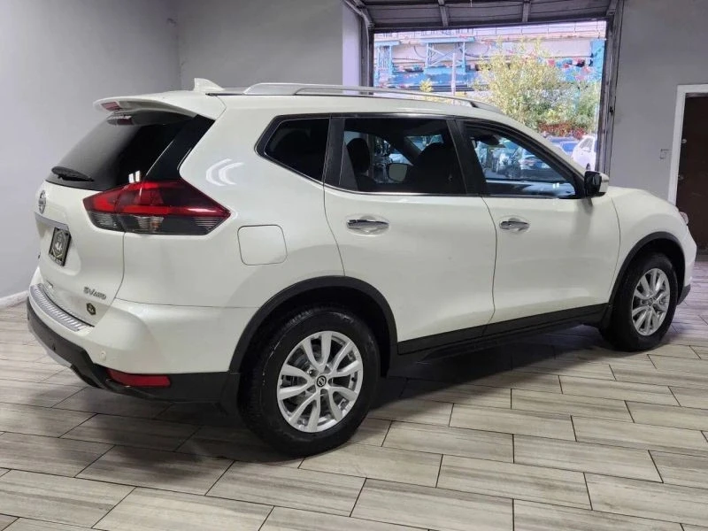 2019 Nissan Rogue - Image 5 of 12