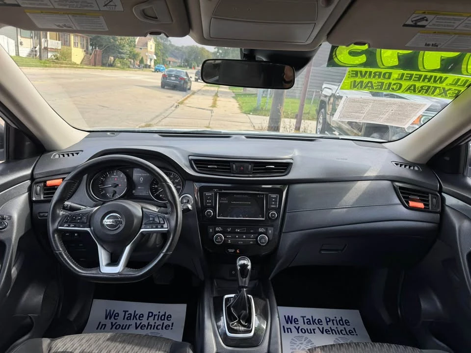 2019 Nissan Rogue - Image 18 of 20