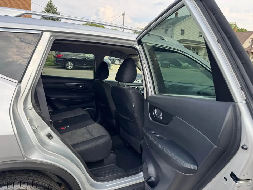 2019 Nissan Rogue - Image 16 of 20