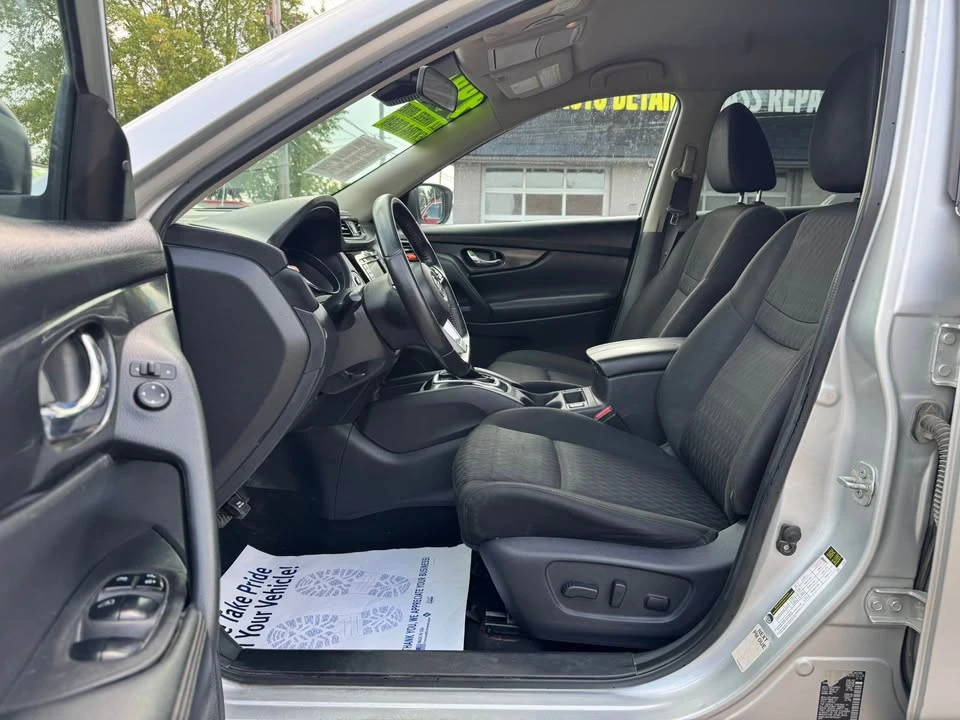 2019 Nissan Rogue - Image 11 of 20