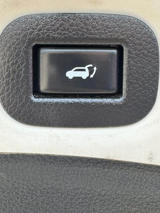 2019 Nissan Rogue - Image 15 of 20