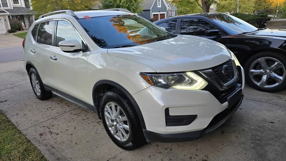 2019 Nissan Rogue - Image 3 of 7