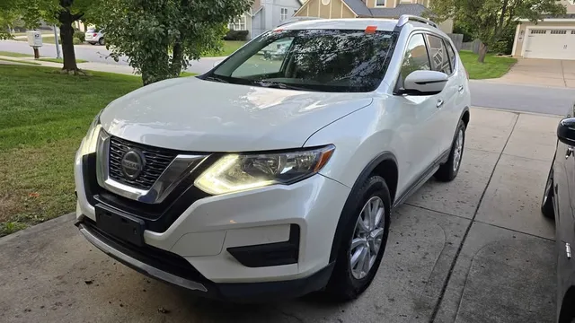 2019 Nissan Rogue SV Sport Utility 4D