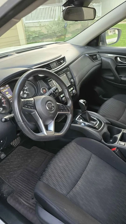 2019 Nissan Rogue - Image 6 of 7