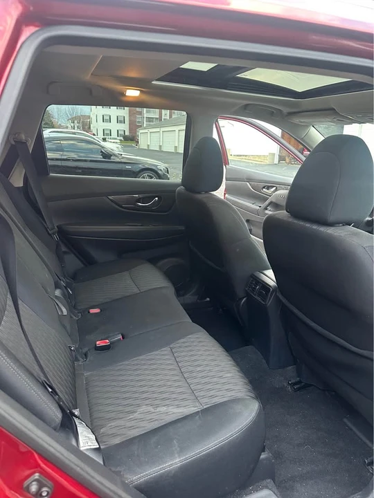2019 Nissan Rogue - Image 13 of 20