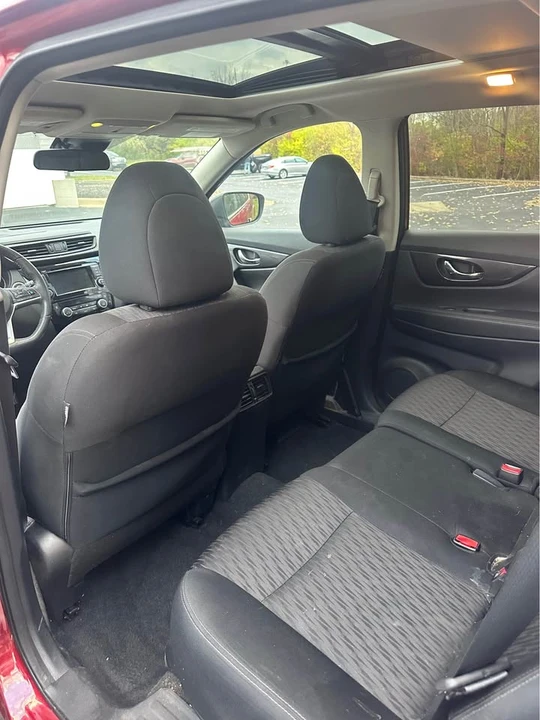 2019 Nissan Rogue - Image 11 of 20