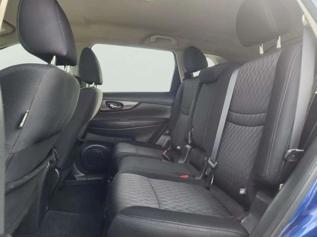 2019 Nissan Rogue - Image 10 of 21