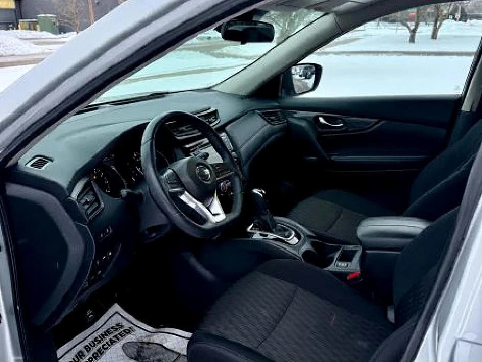 2019 Nissan Rogue - Image 10 of 21