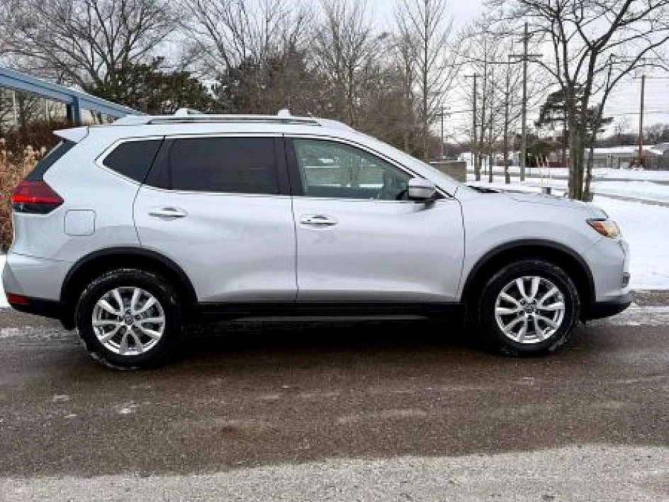 2019 Nissan Rogue - Image 8 of 21
