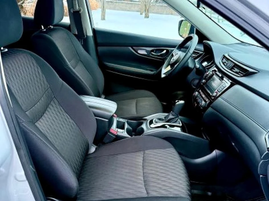 2019 Nissan Rogue - Image 17 of 21