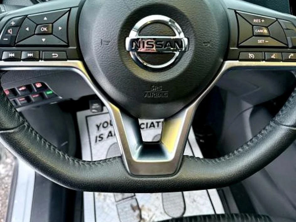 2019 Nissan Rogue - Image 12 of 21
