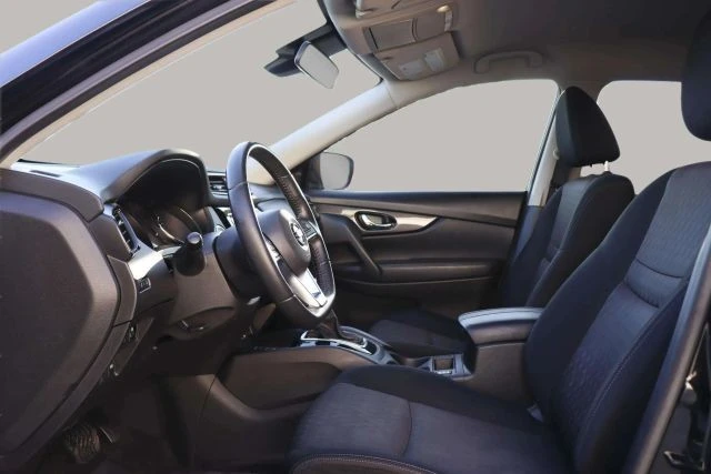 2019 Nissan Rogue - Image 17 of 21