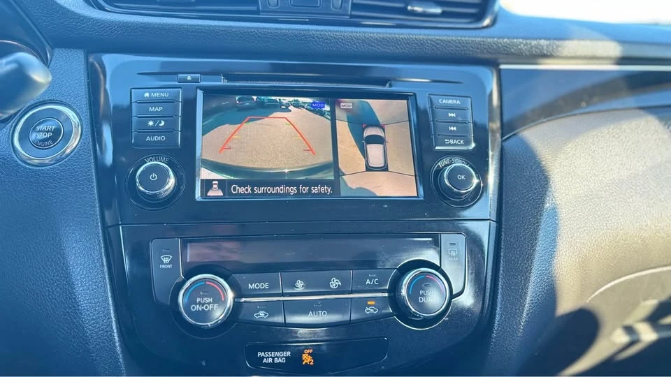 2019 Nissan Rogue - Image 15 of 17