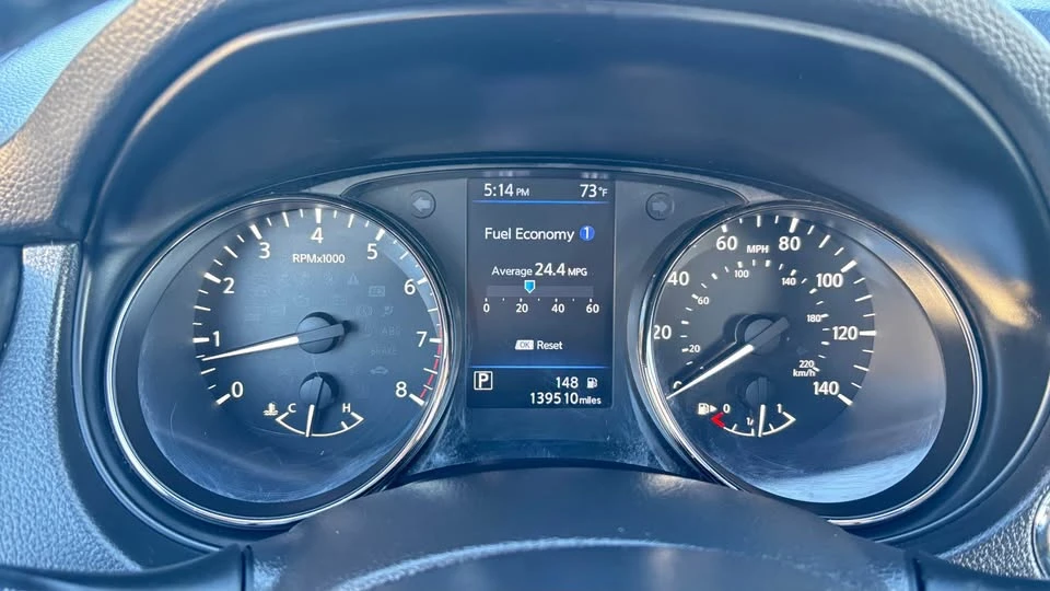 2019 Nissan Rogue - Image 13 of 17