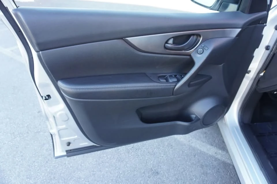 2019 Nissan Rogue - Image 19 of 20