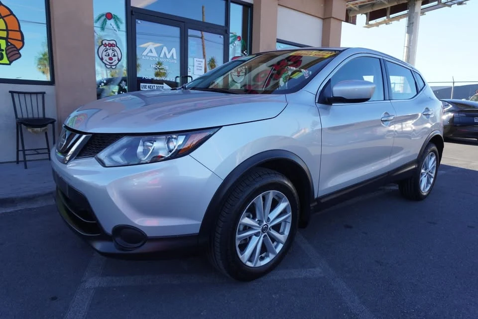 2019 Nissan Rogue - Image 2 of 20