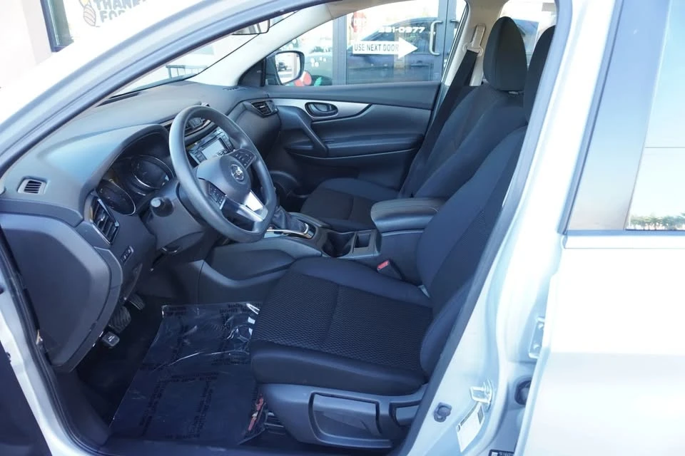 2019 Nissan Rogue - Image 18 of 20