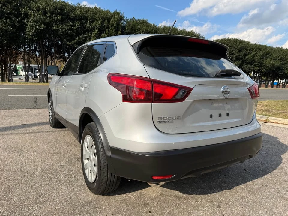 2019 Nissan Rogue - Image 16 of 17