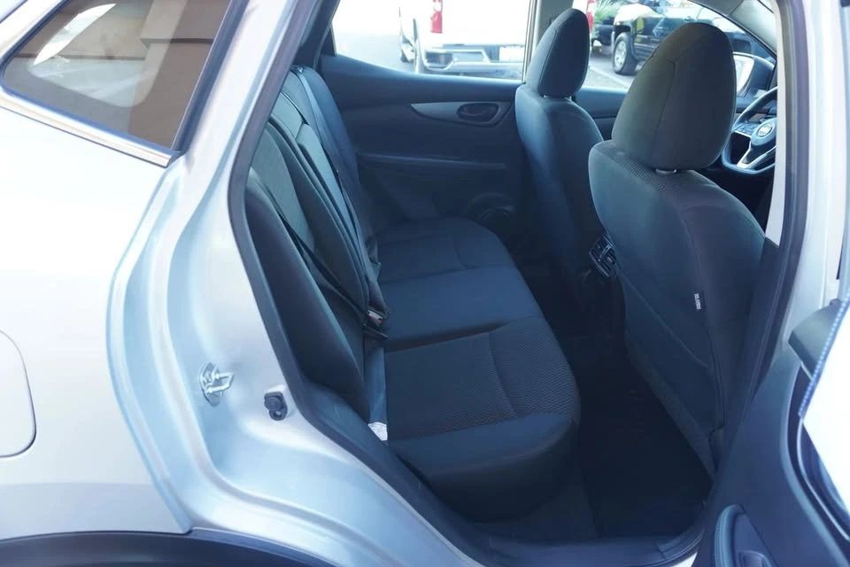 2019 Nissan Rogue - Image 14 of 20