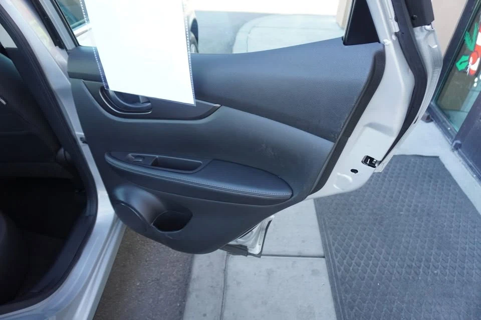2019 Nissan Rogue - Image 15 of 20
