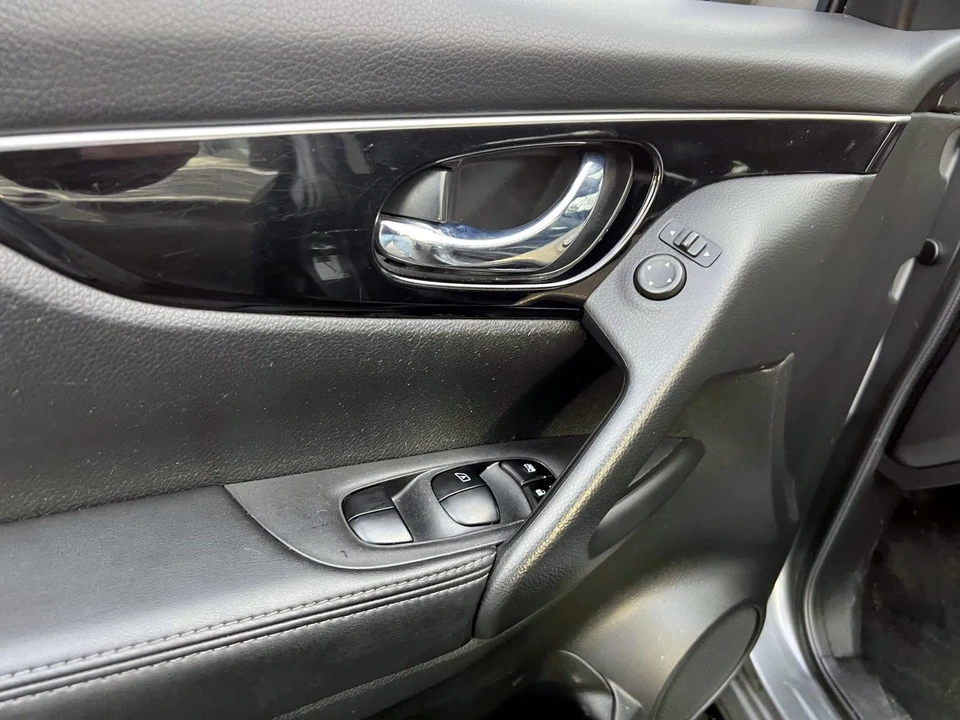 2019 Nissan Rogue - Image 12 of 21