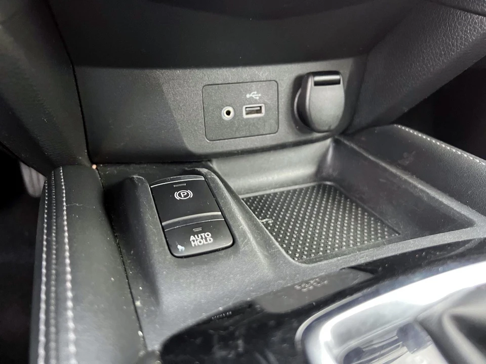 2019 Nissan Rogue - Image 18 of 21