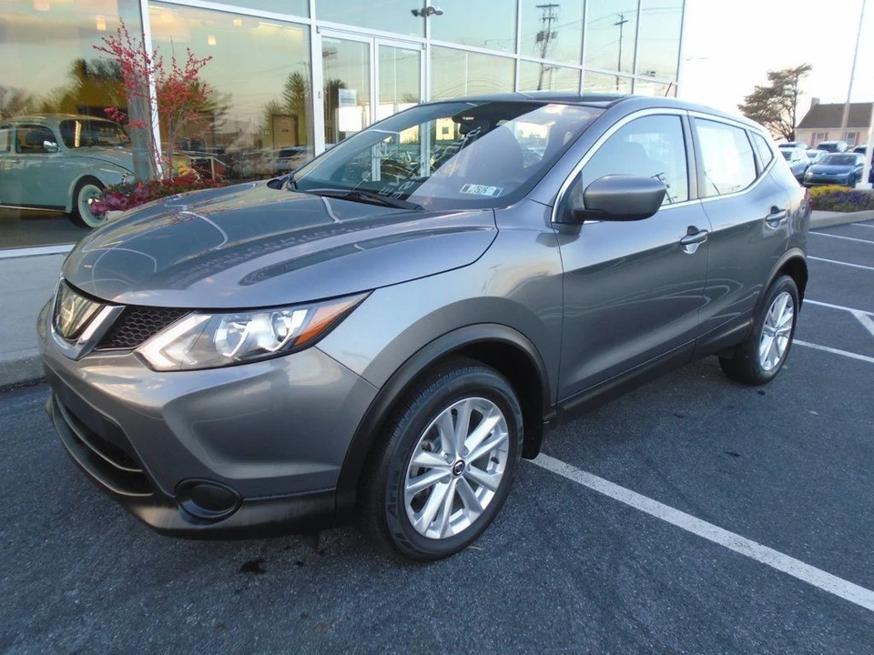 2019 Nissan Rogue - Image 8 of 12