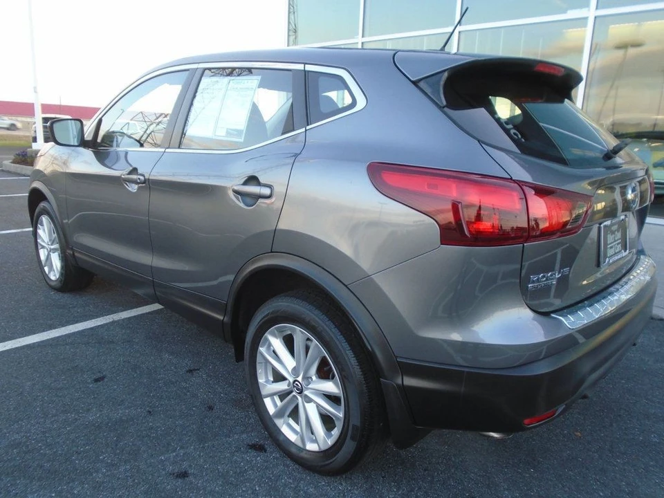 2019 Nissan Rogue - Image 6 of 12