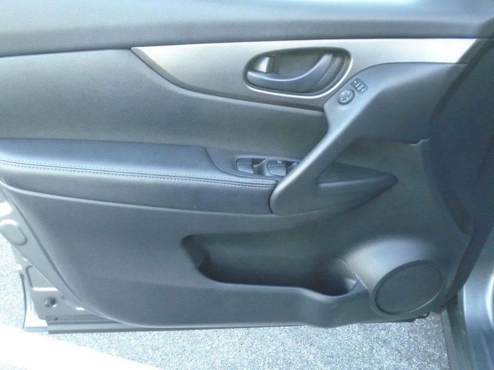 2019 Nissan Rogue - Image 10 of 12