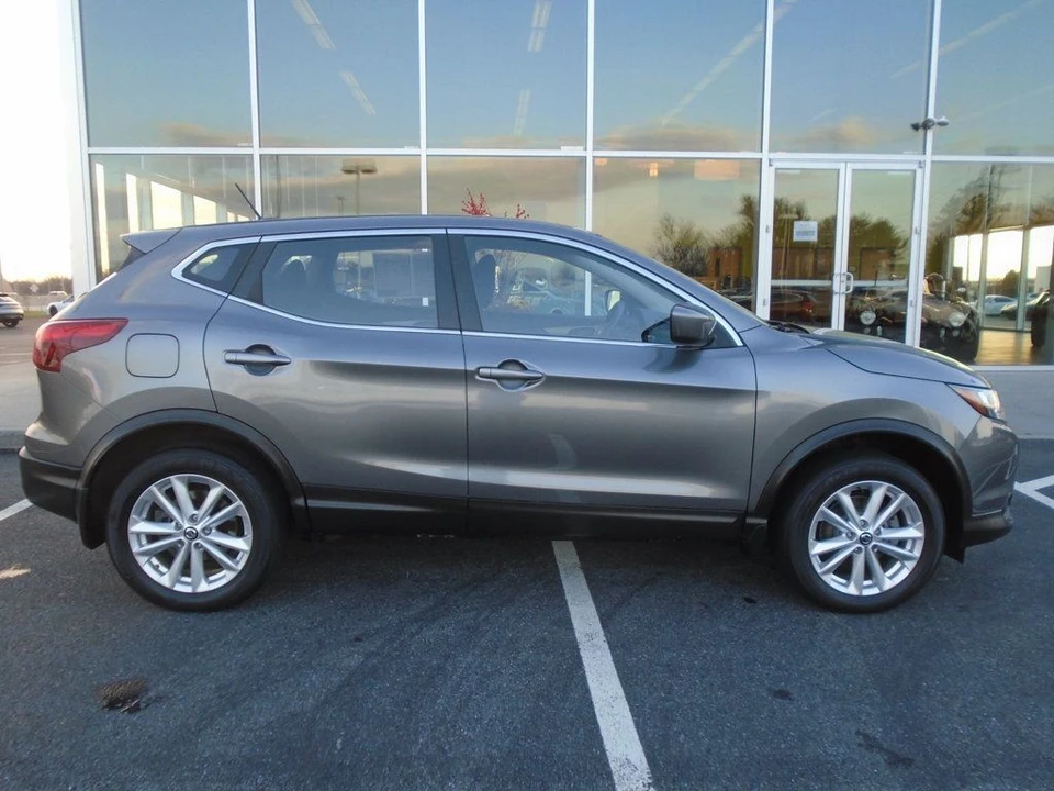 2019 Nissan Rogue - Image 3 of 12