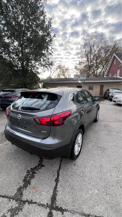 2019 Nissan Rogue - Image 6 of 14