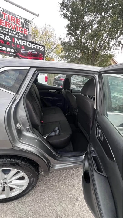 2019 Nissan Rogue - Image 11 of 14