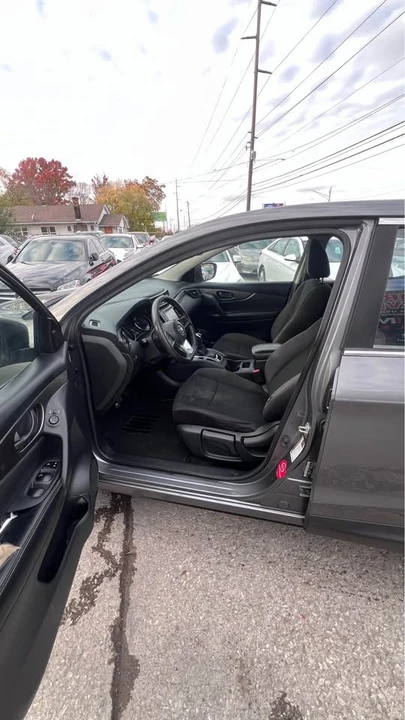 2019 Nissan Rogue - Image 12 of 14