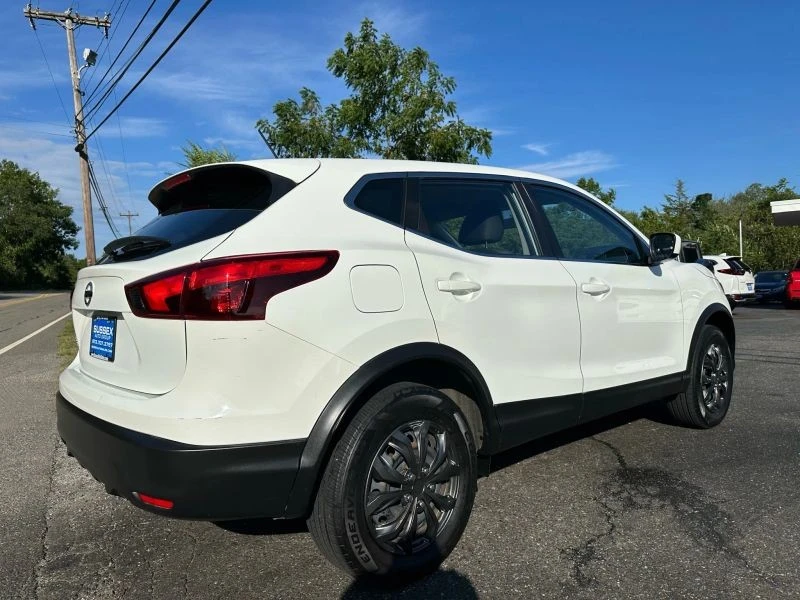 2019 Nissan Rogue - Image 6 of 12