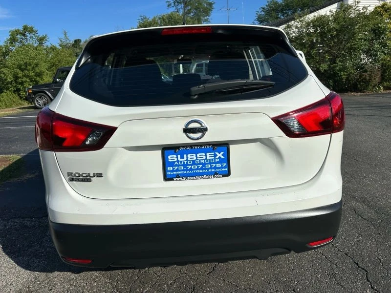2019 Nissan Rogue - Image 5 of 12
