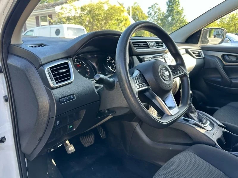 2019 Nissan Rogue - Image 10 of 12