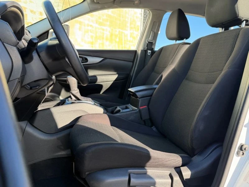 2019 Nissan Rogue - Image 11 of 12