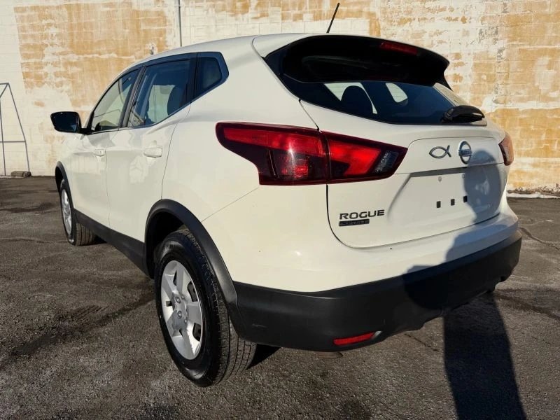 2019 Nissan Rogue - Image 7 of 12