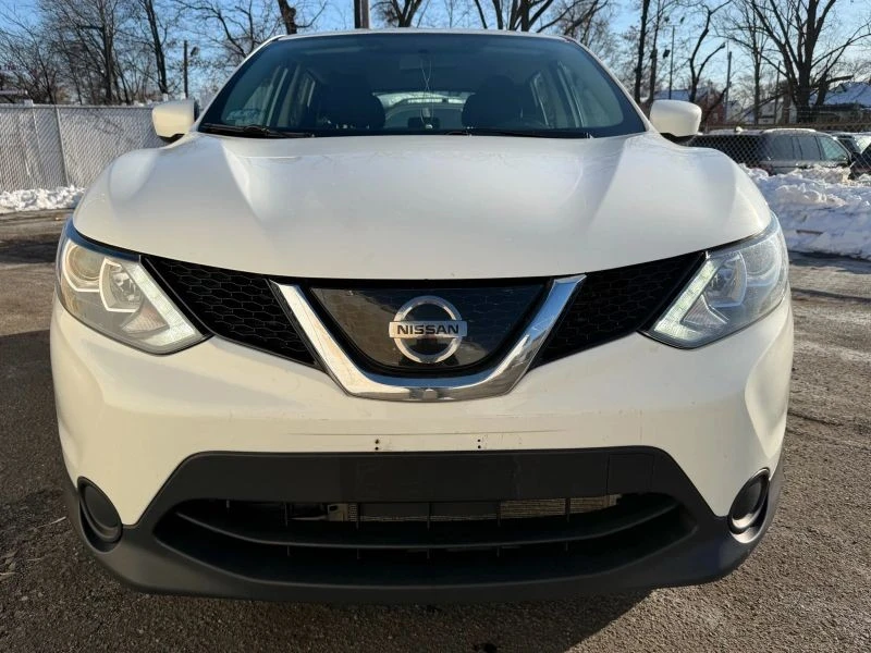 2019 Nissan Rogue - Image 2 of 12
