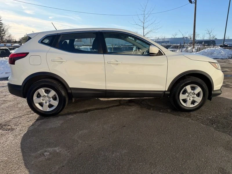 2019 Nissan Rogue - Image 4 of 12