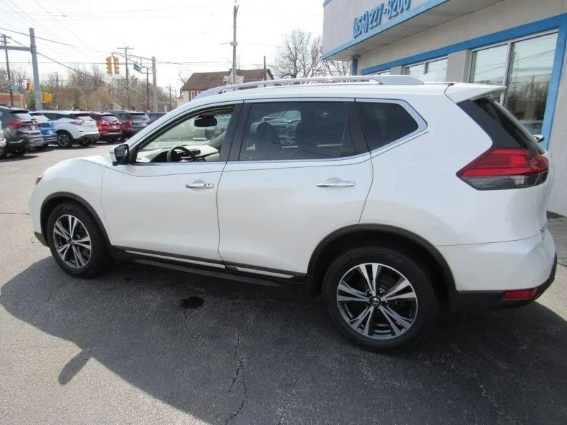 2019 Nissan Rogue - Image 4 of 12