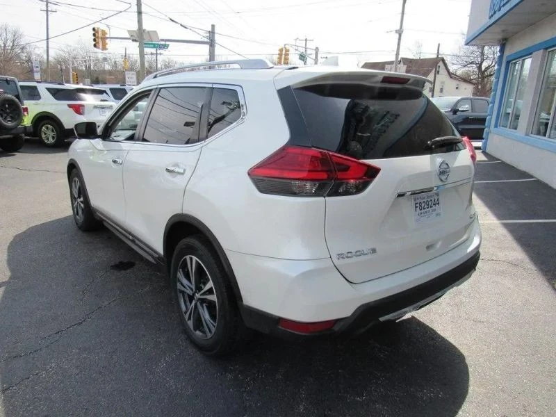 2019 Nissan Rogue - Image 5 of 12