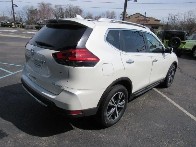 2019 Nissan Rogue - Image 6 of 12