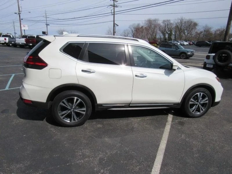 2019 Nissan Rogue - Image 7 of 12