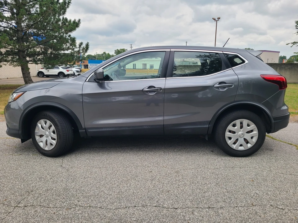 2019 Nissan Rogue - Image 2 of 26